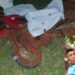 Jovem perde o controle de moto e morre ao cair em rotatória, passageira foi socorrida