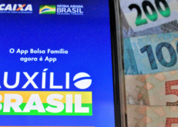 Auxílio Brasil começa a ser pago nesta sexta-feira; veja o calendário aqui no Capivara!