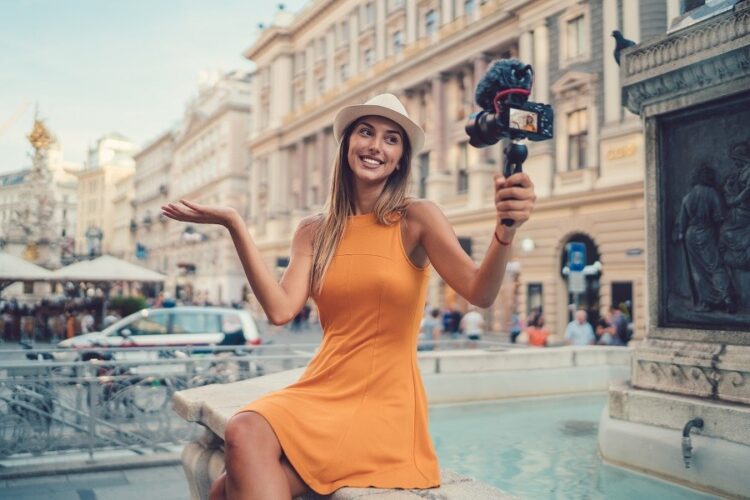 Fim de ano do “balado”: agências buscam novos artistas e influencers em aplicativo