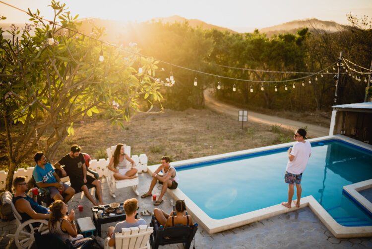Vai viajar durante as festas de fim de ano? Siga estas dicas de cuidados com a saúde