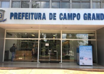 Prefeitura paga 13º salário nesta sexta-feira e servidor pode sacar no mesmo dia na Capital