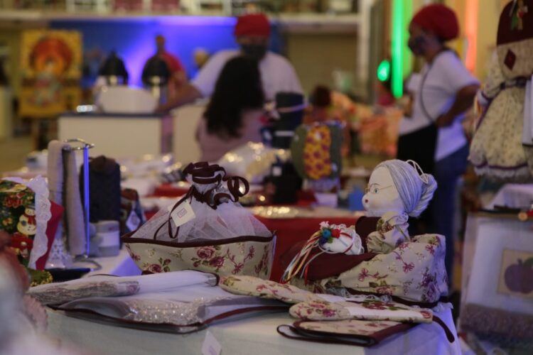 Feira Natalina de Artesanato começa hoje no Armazém Cultural
