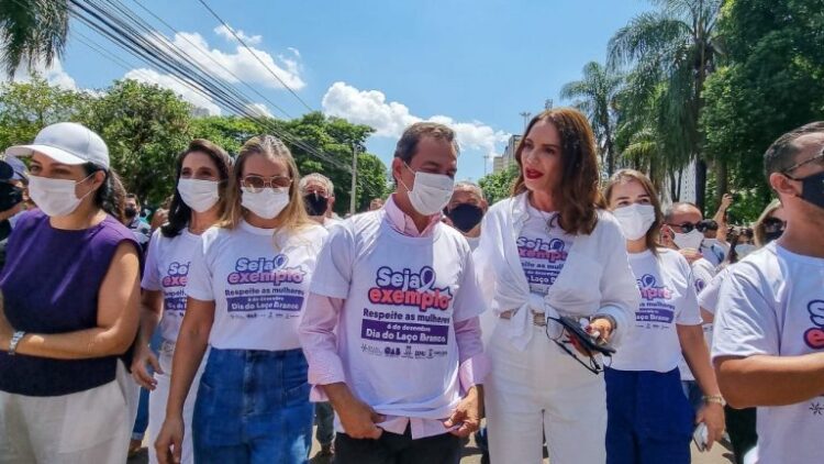 Luíza Brunet participa na Capital de marcha inédita no país pelo fim da violência contra a mulher