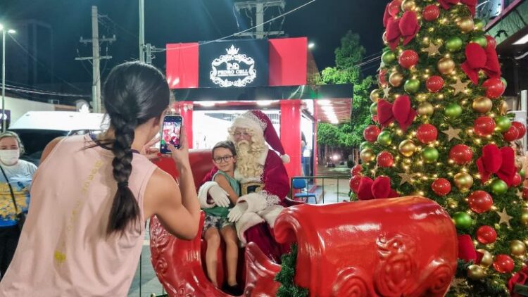 Pop rock de Marina Dalla e viola de Marlon Maciel dão o tom de hoje no Reviva Natal