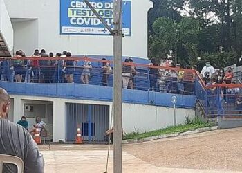 Filas enormes: Casos de Covid fazem população lotar centro de testagem na Capital