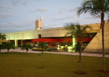 Governo lança licitação para revitalização do Centro de Convenções Rubens Gil de Camillo