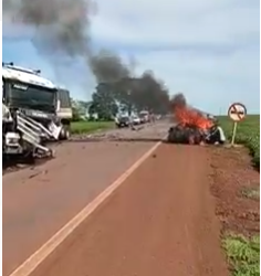 Vídeo: Motorista morre carbonizado, após Saveiro bater em carreta na BR-376 em MS