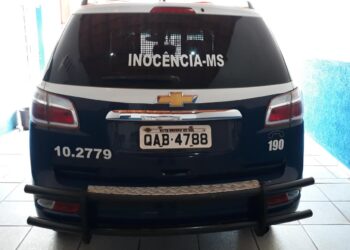 “Possuído”: Jovem é preso, após dar facada no crânio de homem, bater na mãe e ameaçar esposa