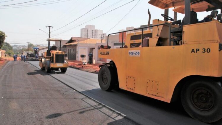 Prefeitura já fez 8,5 km de asfalto e 5 km de drenagem no Rita Veira