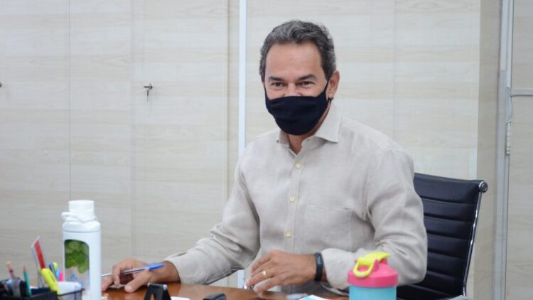 Prefeito Marquinhos Trad testa negativo para Covid e volta a trabalhar pela Capital