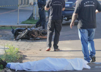 Mais um acidente com moto tira vida de jovem na Capital; bateu Biz contra poste