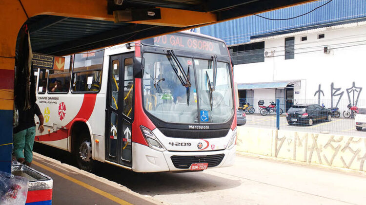 Passagem de ônibus sobe para R$ 4,40 e executivo para R$ 5,40 a partir de segunda-feira