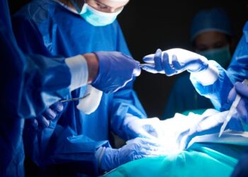 Caso raro: Médicos descobrem útero e ovário em homem de 67 anos