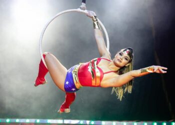 Aventuras em vulcão, circo e cinema são destaque em programação de férias em shopping da Capital