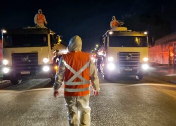 Prefeitura faz desinfecção de 2 ruas importantes da Capital