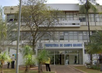 Prefeito autoriza reajuste de 10,06% para 25 mil servidores municipais na Capital