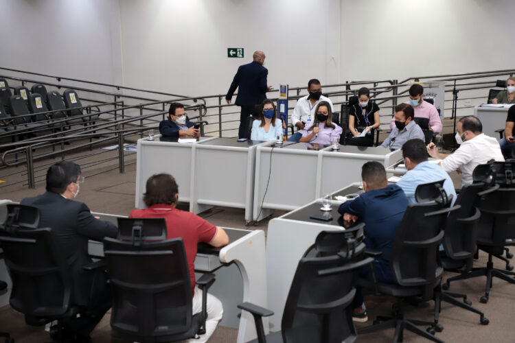 Comissão de Educação da Câmara se reúne com Executivo para tratar do reajuste dos professores