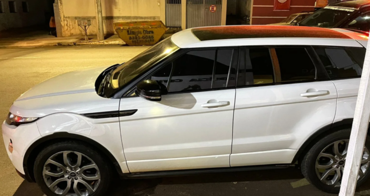 Dono de Land Rover Evoque é preso, após atirar em caminhão na Afonso Pena