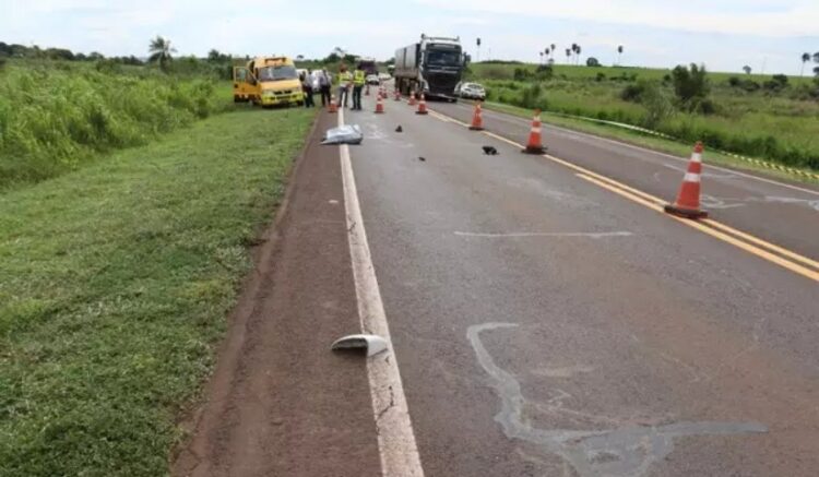 Trabalhador é morto atropelado por carro enquanto sinalizava BR-163 em MS