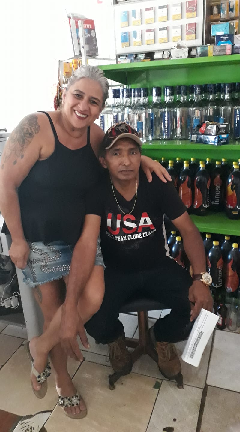 Casal aposta em locomotivas de lanches que reúne a galera até amanhecer na Capital