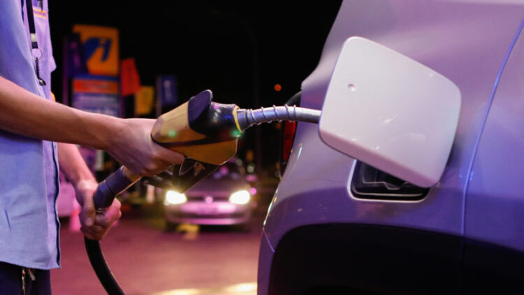 Após alta anunciada, média nacional da gasolina chega a R$ 7,499 e combustível fica 8,1% mais caro nos postos
