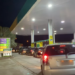 Entenda o porquê população lotou postos de combustíveis nesta noite na Capital e no país todo