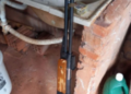 Homem não aceita pedido de separação e mantém mulher em cárcere com rifle em MS
