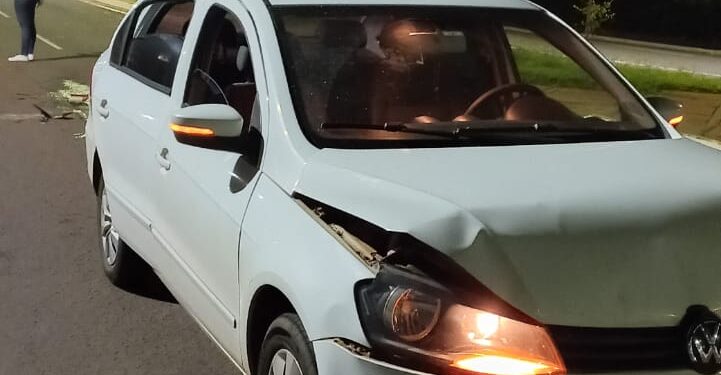 Vídeo: Motorista causa engavetamento com 3 veículos na Fernando Corrêa da Costa e foge na Capital