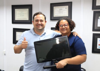 Deputado Marcio Fernandes doa equipamentos para CCZ fazer palestras em escolas públicas