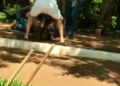 Vídeo: Populares amarram morador pego furtando casas na região do Zé Pereira