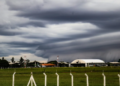 “Shelf cloud”: Nuvem prateleira trouxe chuva para Capital assustando a todos nesta sexta-feira