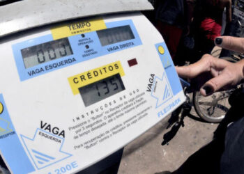 Pagamento para estacionar no Centro da Capital fica suspenso até Prefeitura contratar outra empresa