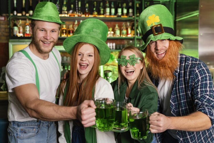 De chope verde a religiosidade, aprenda mais sobre o Saint Patrick’s Day e seu vocabulário