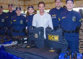 Prefeitura entrega viaturas, armas e coletes à Guarda para fortalecer a segurança pública