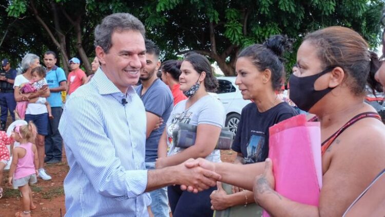 Prefeitura realiza sonho da regularização fundiária na Comunidade Só Por Deus e viabiliza CrediHabita