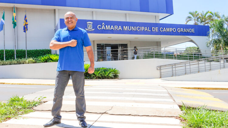 Vereador Ronilço Guerreiro fala de projetos na área da educação e realização de estar no mandato