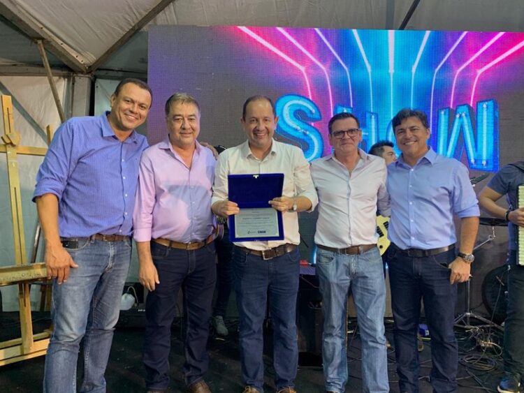 Walter Carneiro Júnior deixa cargo exaltado com gestão de ‘excelência’ na Sanesul