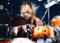 Foo Fighters: baterista Taylor Hawkins morre 2 dias antes de show no Lolla