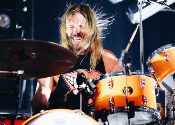 Foo Fighters: baterista Taylor Hawkins morre 2 dias antes de show no Lolla