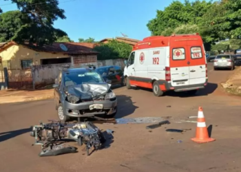 Motociclista de 29 anos morre no começo da noite, após colidir contra VW Fox