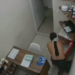 Vídeo: Ladrão invade clínica e antes de levar objetos faz uma “boquinha” no frigobar