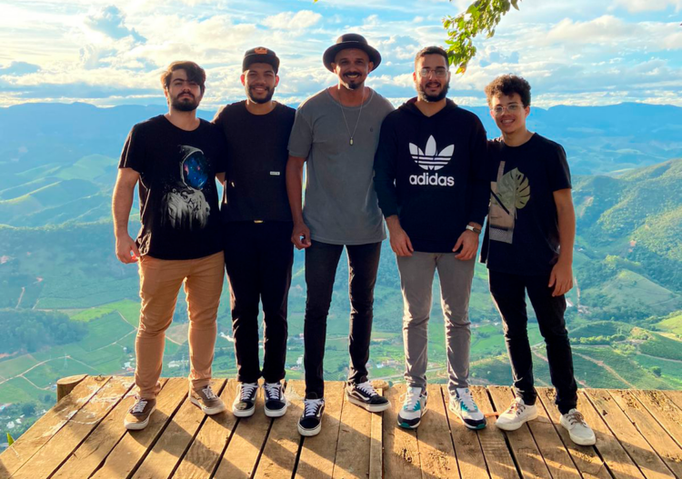 Emerson Bruno lança a canção “Tudo Teu” inspirada em experiência no campo missionário