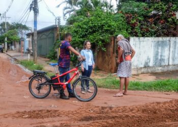 Ao vistoriar limpeza, Prefeita confirma para maio últimas etapas do asfalto do Nova Lima