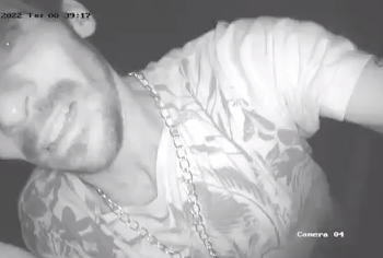 Vídeo: Roubo à residência é frustrado, após ladrões notarem presença de câmera no Aero Rancho