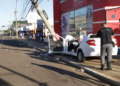 Suspeita de racha: Carro bate em poste na Júlio de Castilhos, mata uma e fere seis pessoas na Capital
