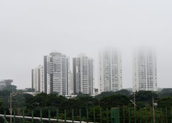 Tempo nesta sexta ainda é de frio e chuvoso; temperaturas só sobem amanhã a tarde