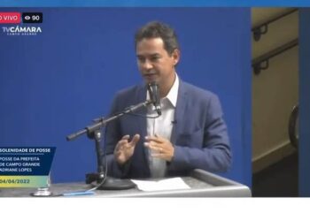 “Primeira prefeita de CG eleita de forma democrática”, diz Marquinhos ao entregar posto à Adriane