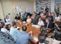 Prefeita entra em acordo com administrativos da Educação e neutraliza greve