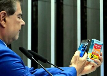Parecer do senador Nelsinho Trad a projeto que institui bula digital é aprovado no Senado