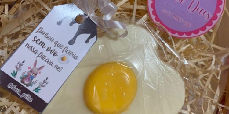 Confeiteira oferece lembrança de Páscoa inusitada para ninguém ficar sem seu Ovo